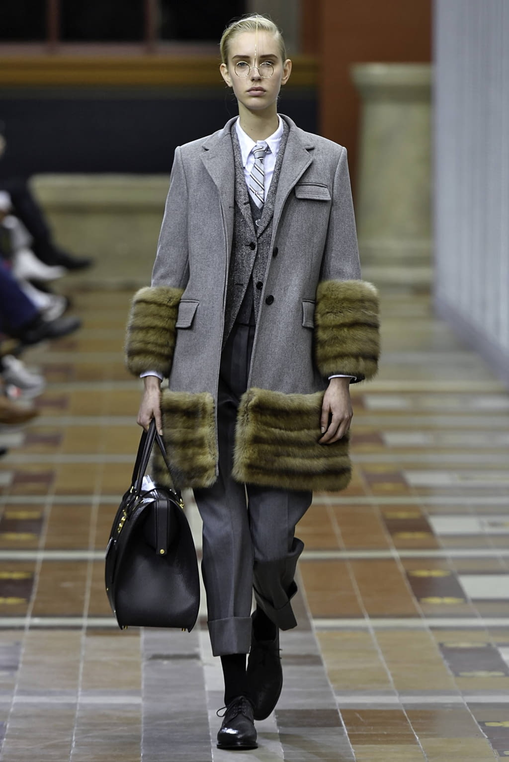 Fashion Week Paris Fall/Winter 2019 look 15 from the Thom Browne collection womenswear