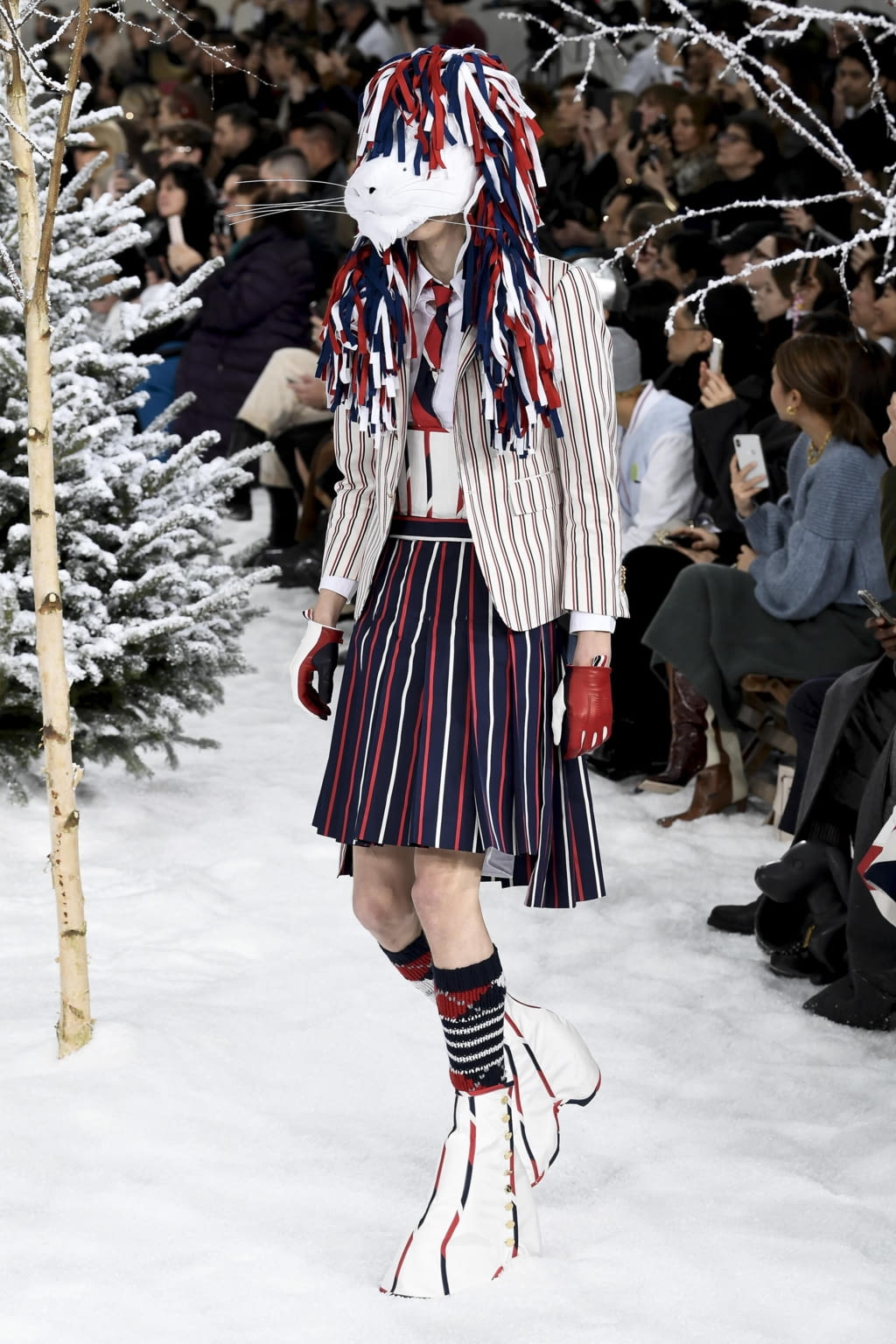 Fashion Week Paris Fall/Winter 2020 look 3 from the Thom Browne collection 女装