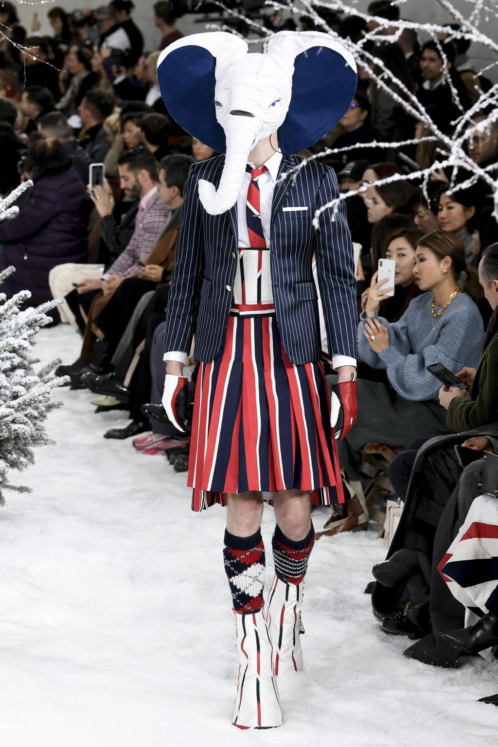 Fashion Week Paris Fall/Winter 2020 look 5 de la collection Thom Browne womenswear