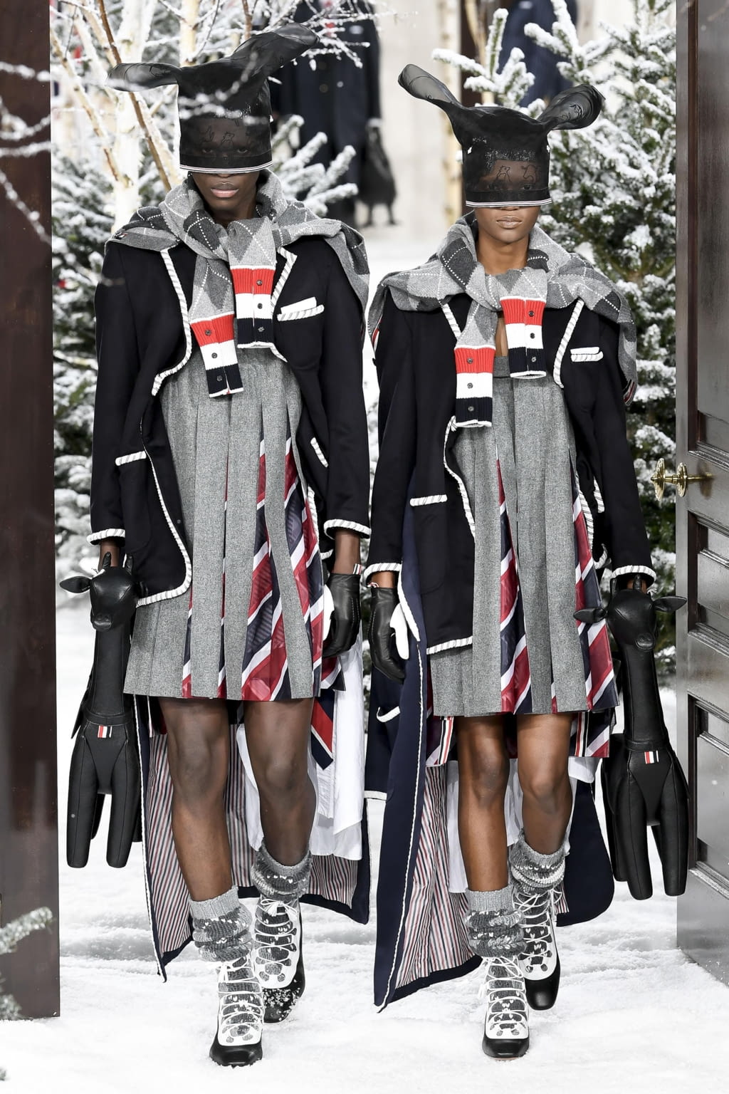 Fashion Week Paris Fall/Winter 2020 look 9 from the Thom Browne collection womenswear