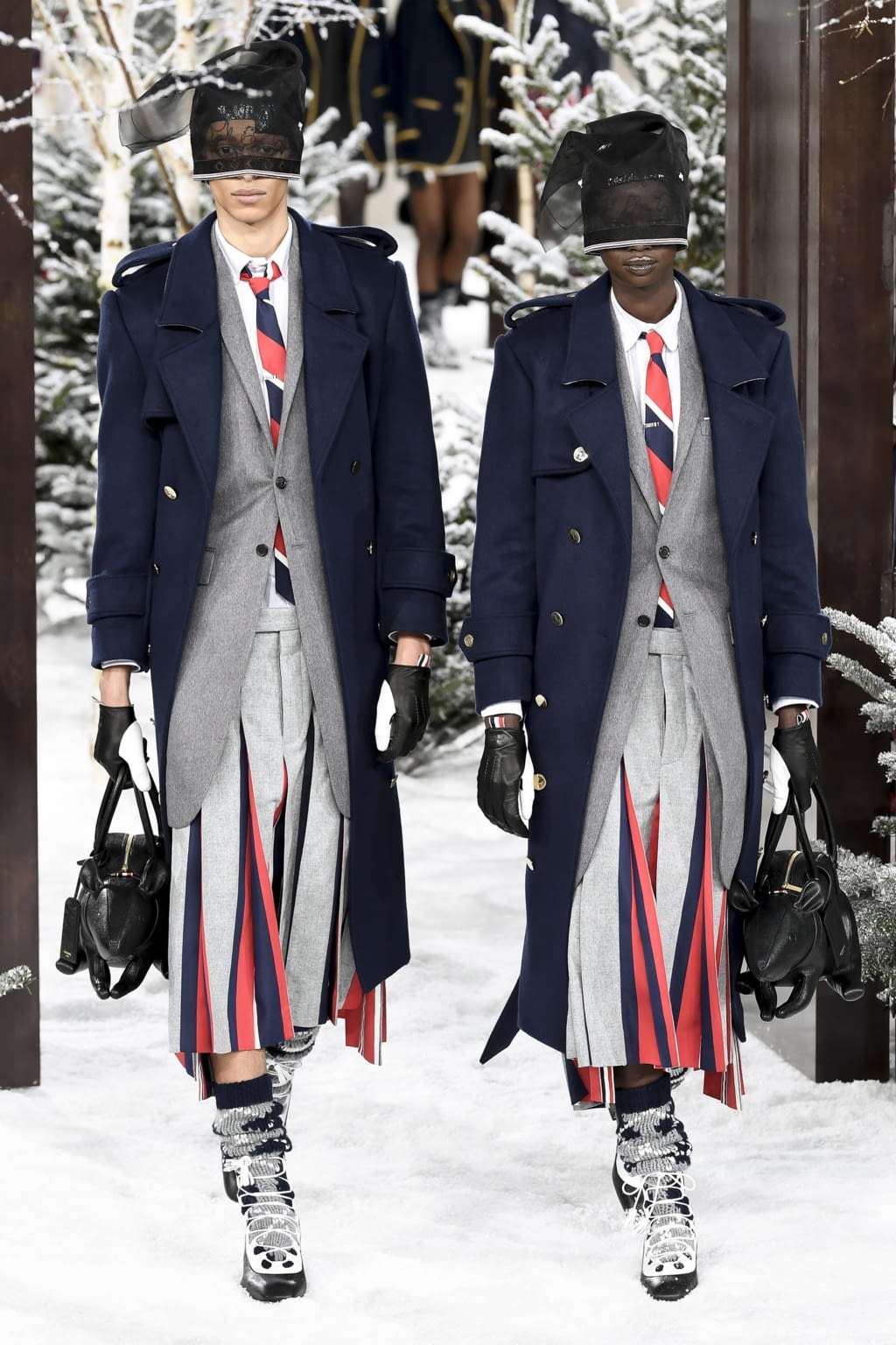 Fashion Week Paris Fall/Winter 2020 look 18 from the Thom Browne collection 女装