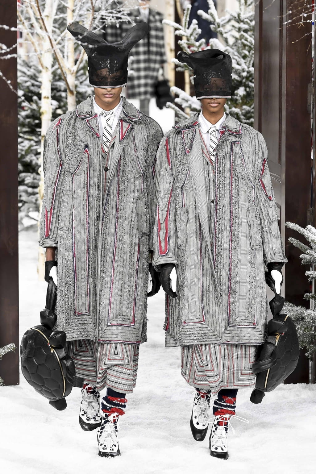 Fashion Week Paris Fall/Winter 2020 look 29 from the Thom Browne collection womenswear