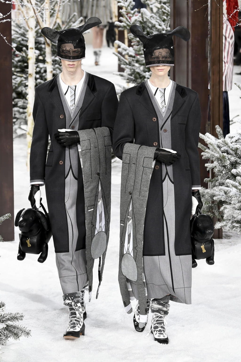 Fashion Week Paris Fall/Winter 2020 look 34 from the Thom Browne collection womenswear