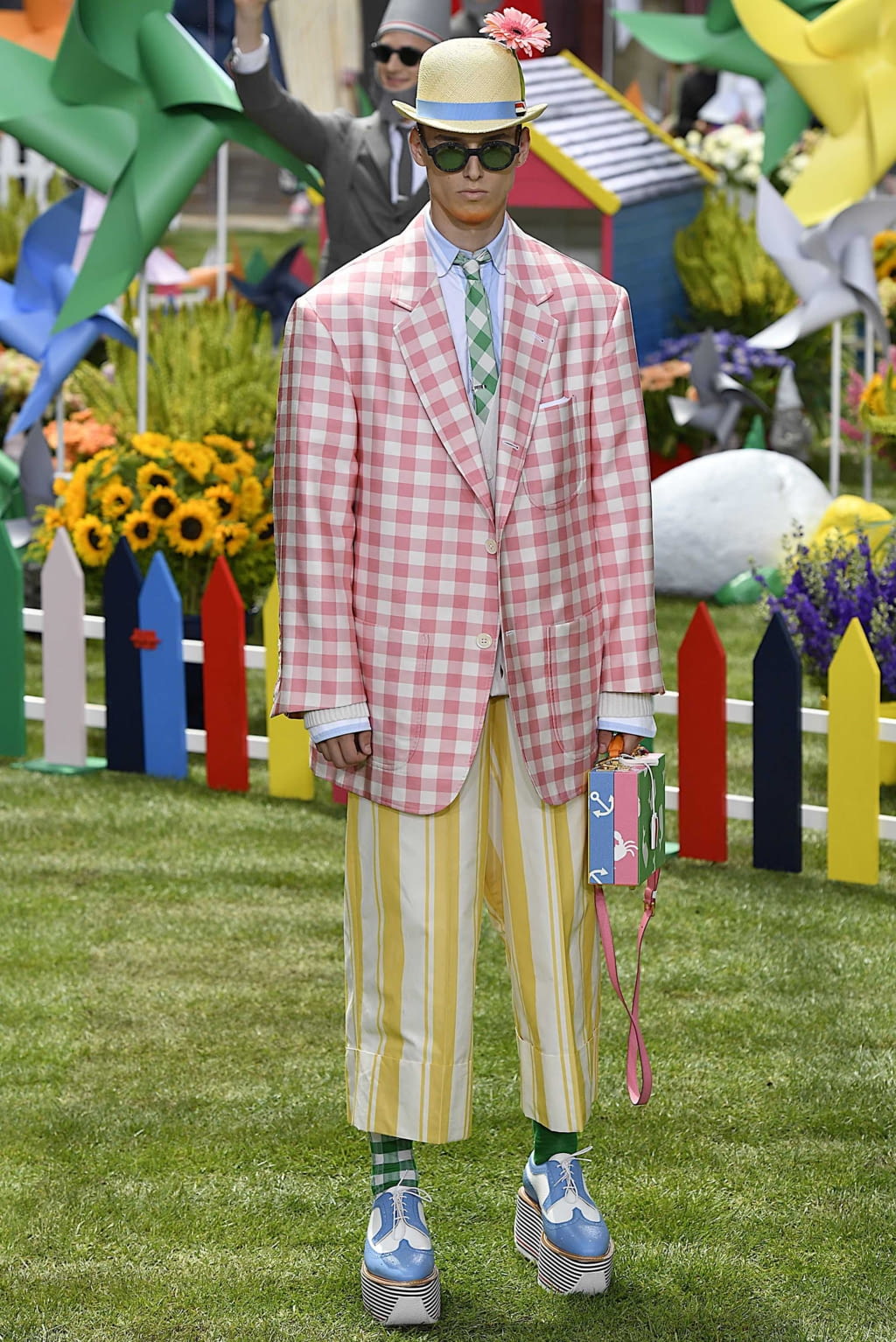 Fashion Week Paris Spring/Summer 2019 look 17 from the Thom Browne collection menswear