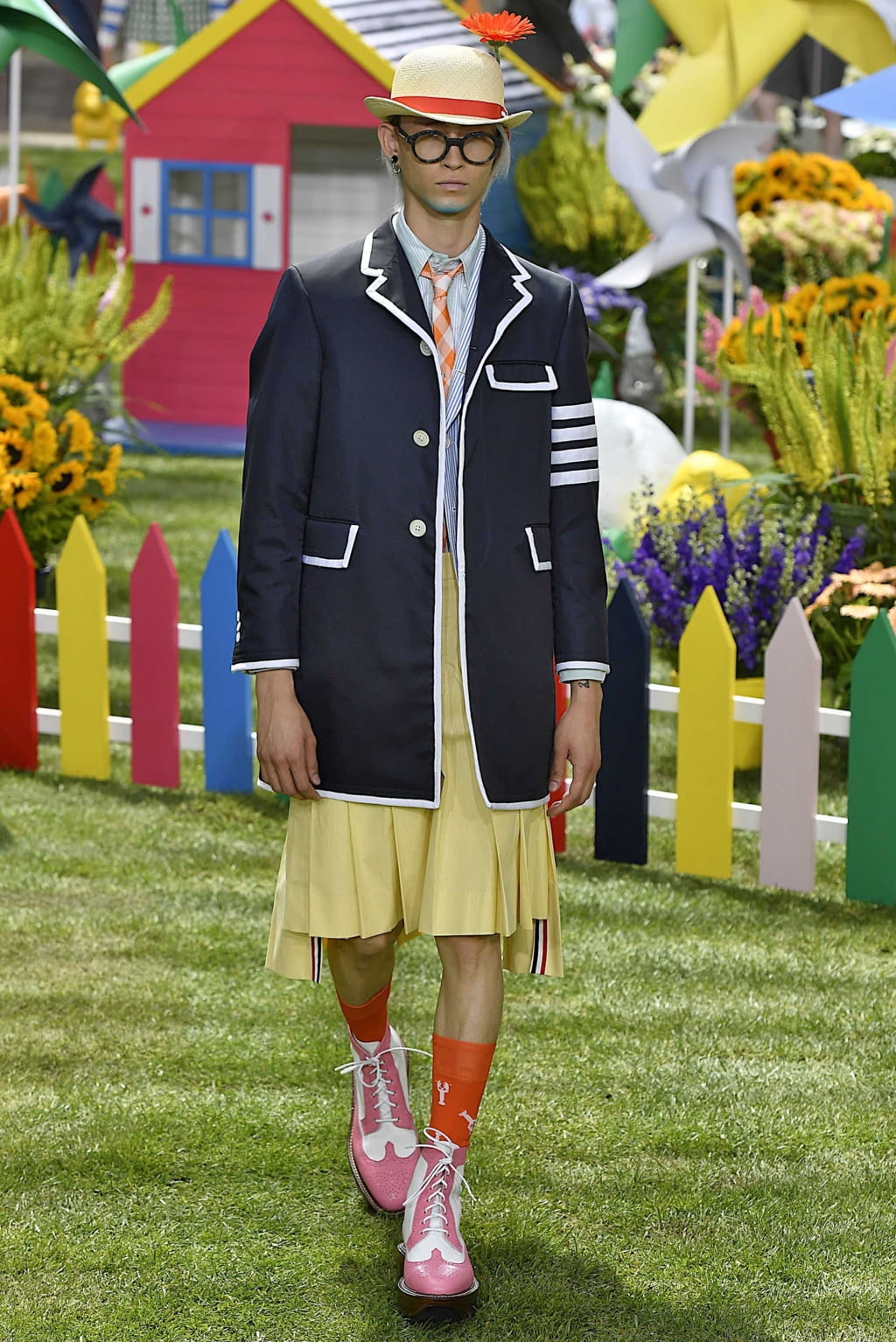 Fashion Week Paris Spring/Summer 2019 look 49 from the Thom Browne collection menswear