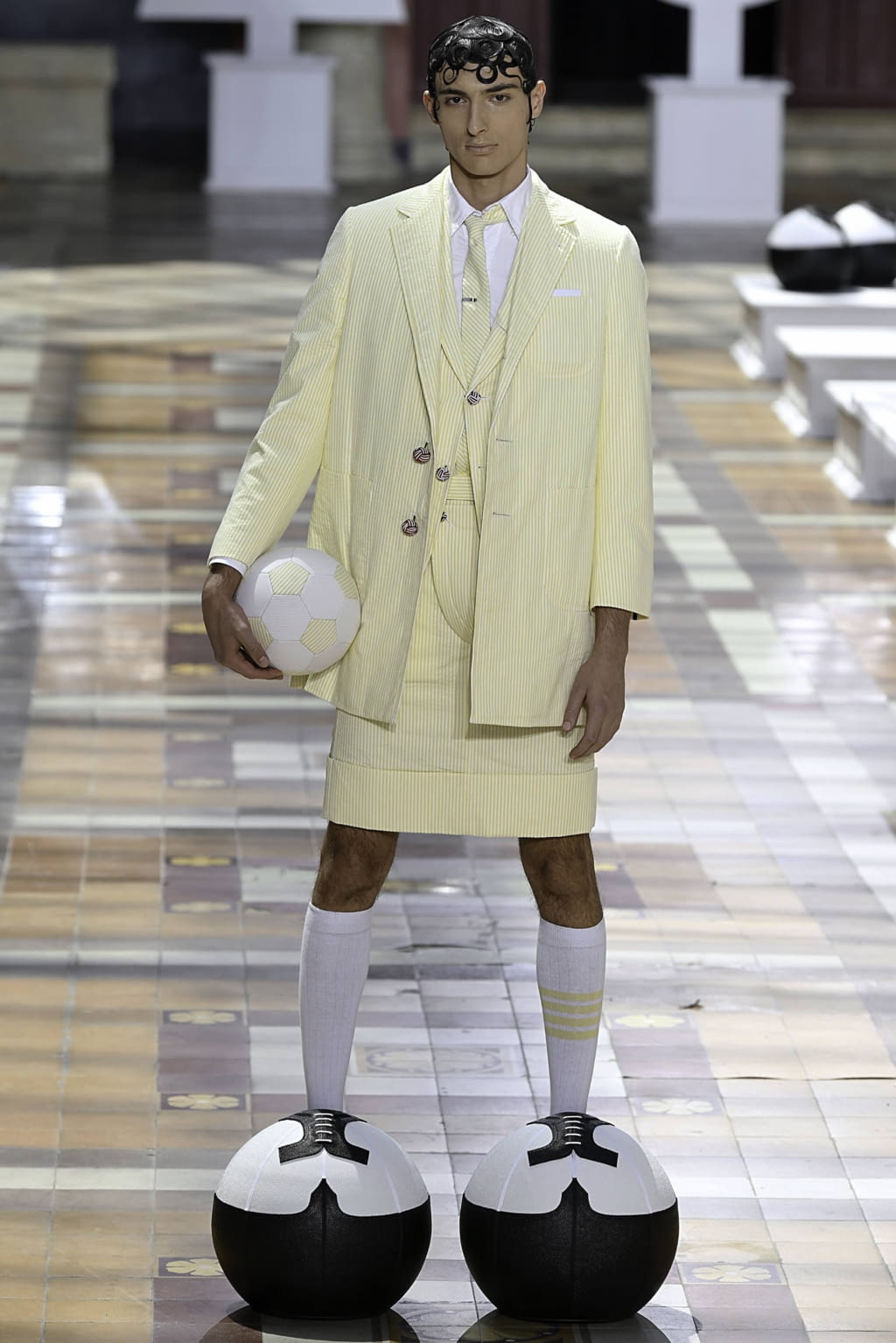 Fashion Week Paris Spring/Summer 2020 look 9 from the Thom Browne collection menswear
