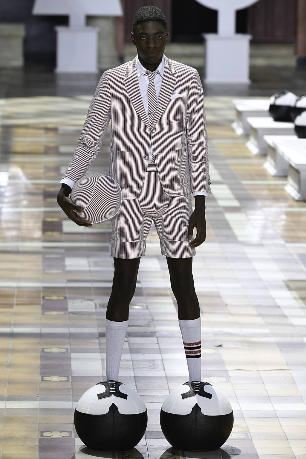 Fashion Week Paris Spring/Summer 2020 look 10 from the Thom Browne collection menswear
