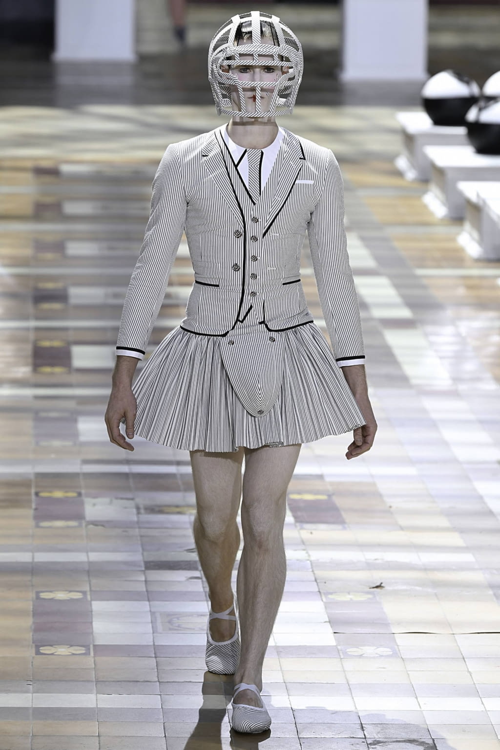 Fashion Week Paris Spring/Summer 2020 look 13 from the Thom Browne collection 男装