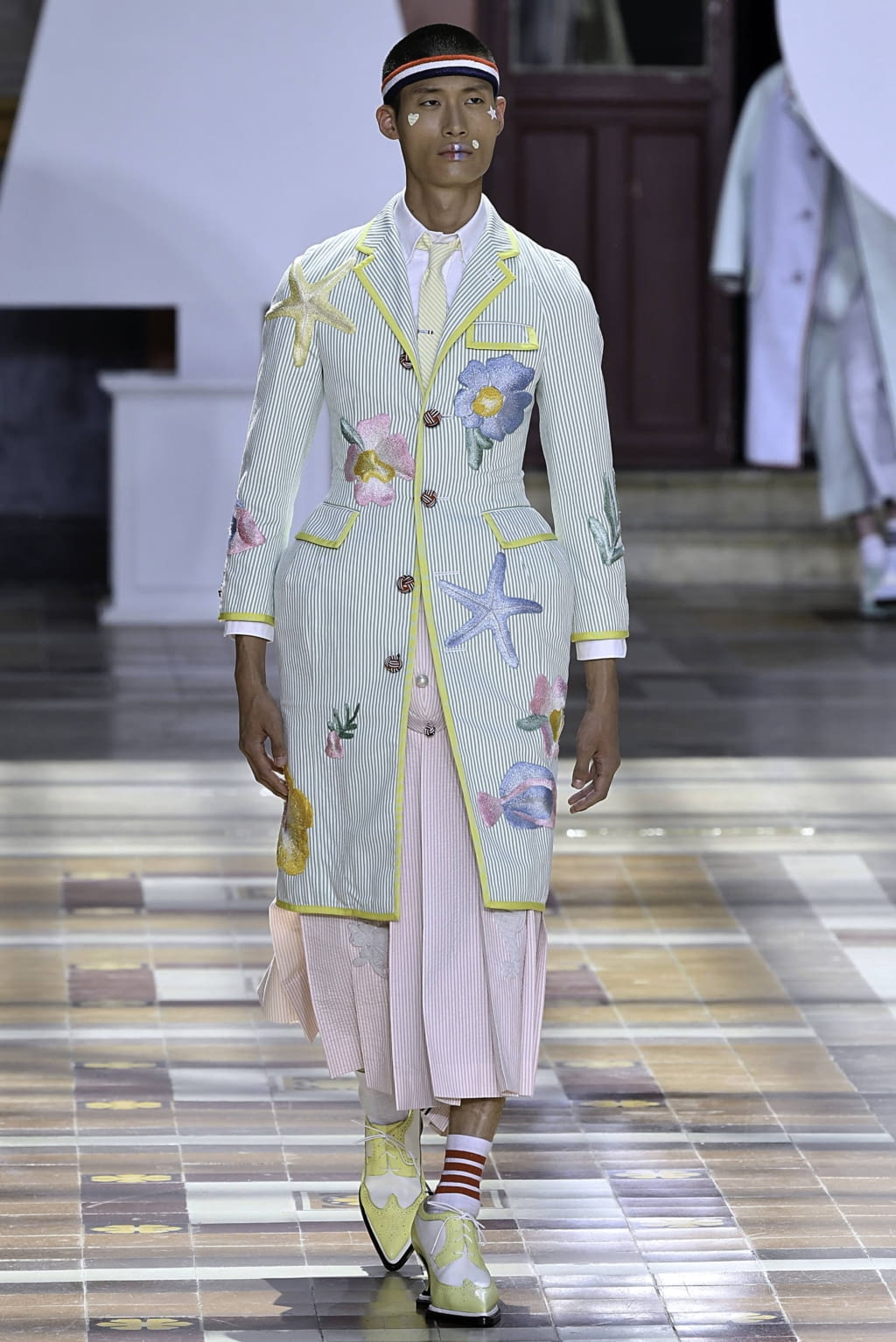 Fashion Week Paris Spring/Summer 2020 look 26 from the Thom Browne collection menswear