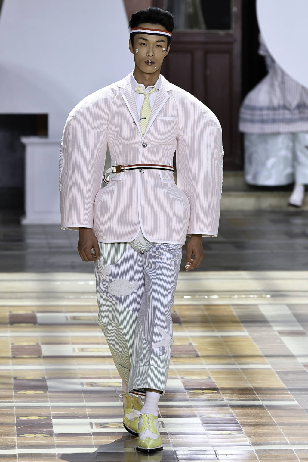 Fashion Week Paris Spring/Summer 2020 look 32 from the Thom Browne collection menswear
