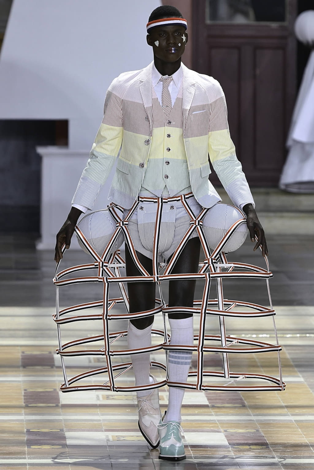 Fashion Week Paris Spring/Summer 2020 look 38 from the Thom Browne collection menswear