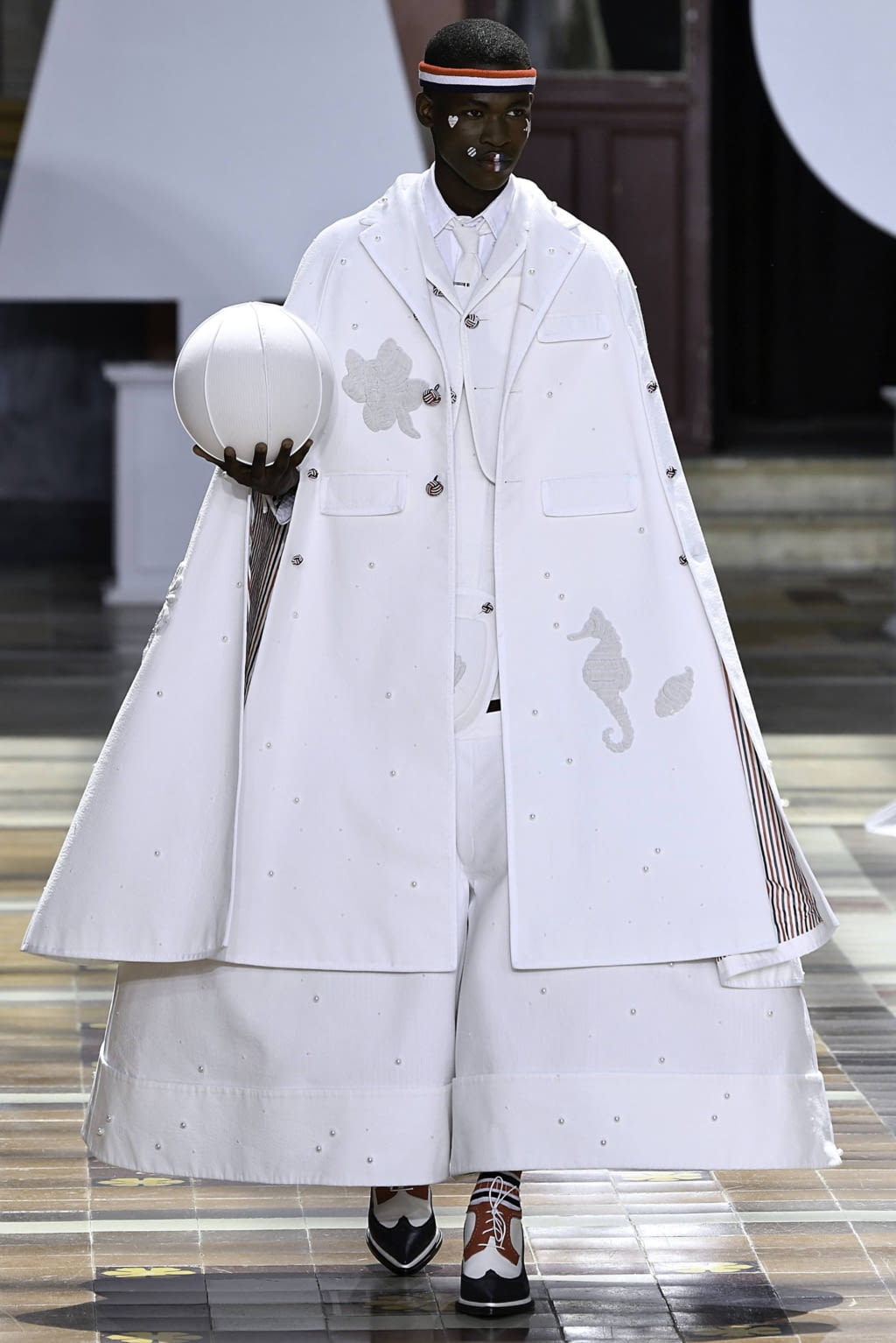 Fashion Week Paris Spring/Summer 2020 look 39 from the Thom Browne collection menswear
