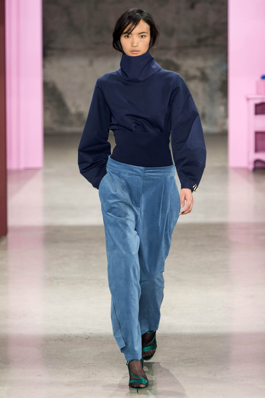 Fashion Week New York Fall/Winter 2017 look 17 from the Tibi collection 女装