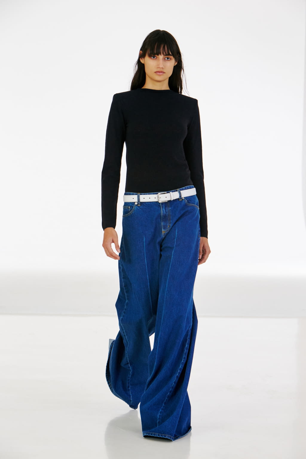 Fashion Week New York Fall/Winter 2022 look 15 from the Tibi collection womenswear