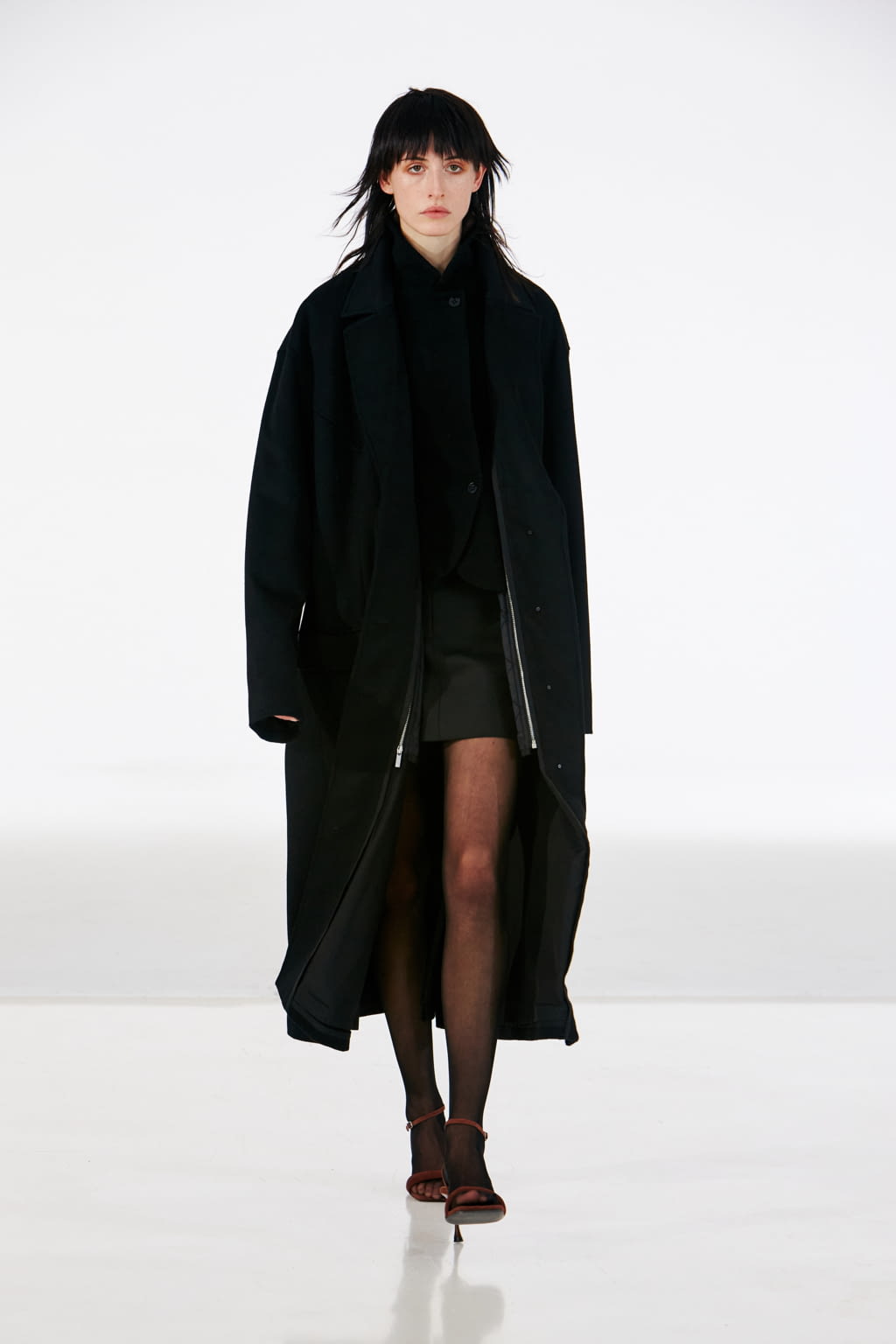 Fashion Week New York Fall/Winter 2022 look 18 from the Tibi collection womenswear