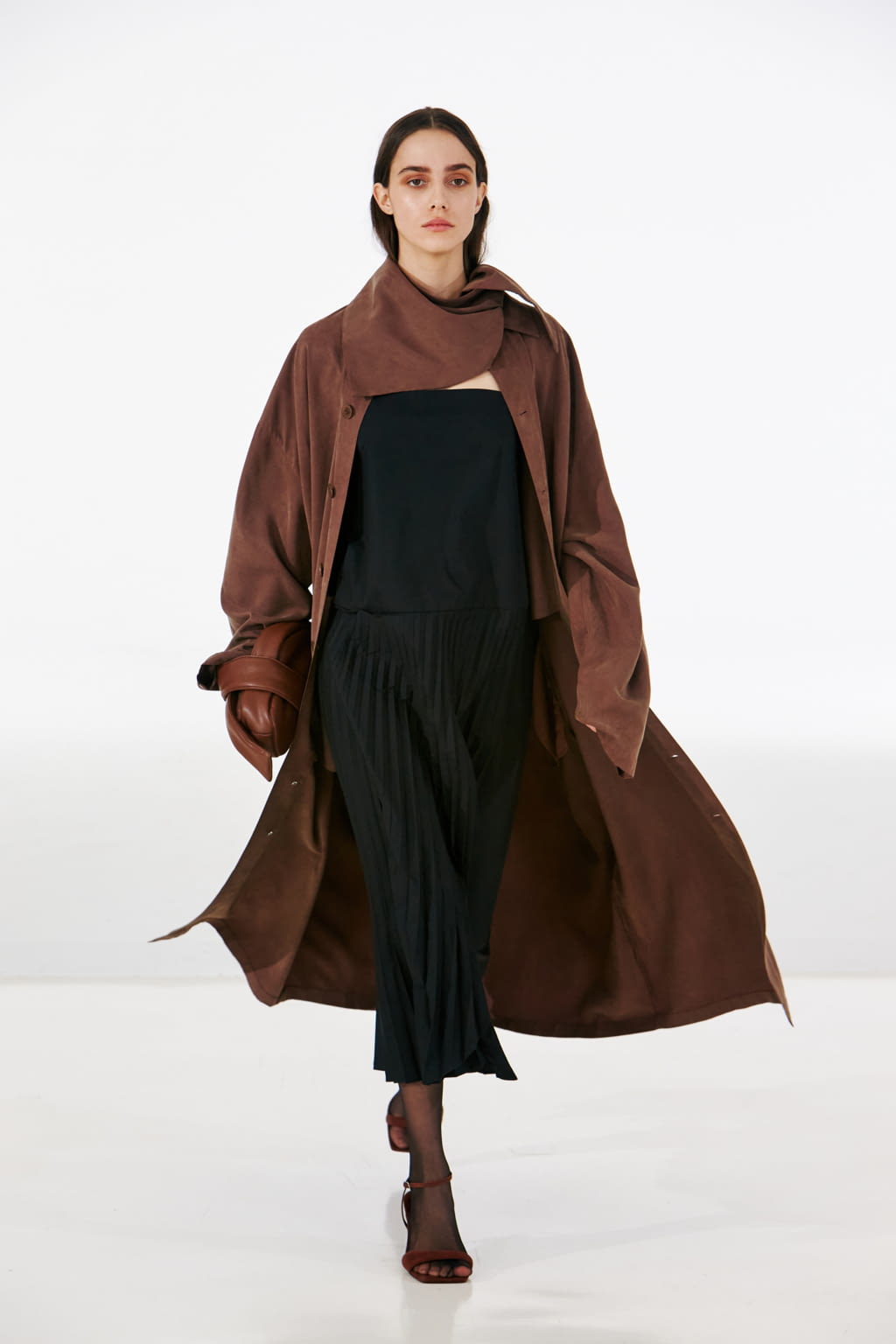 Fashion Week New York Fall/Winter 2022 look 19 from the Tibi collection womenswear