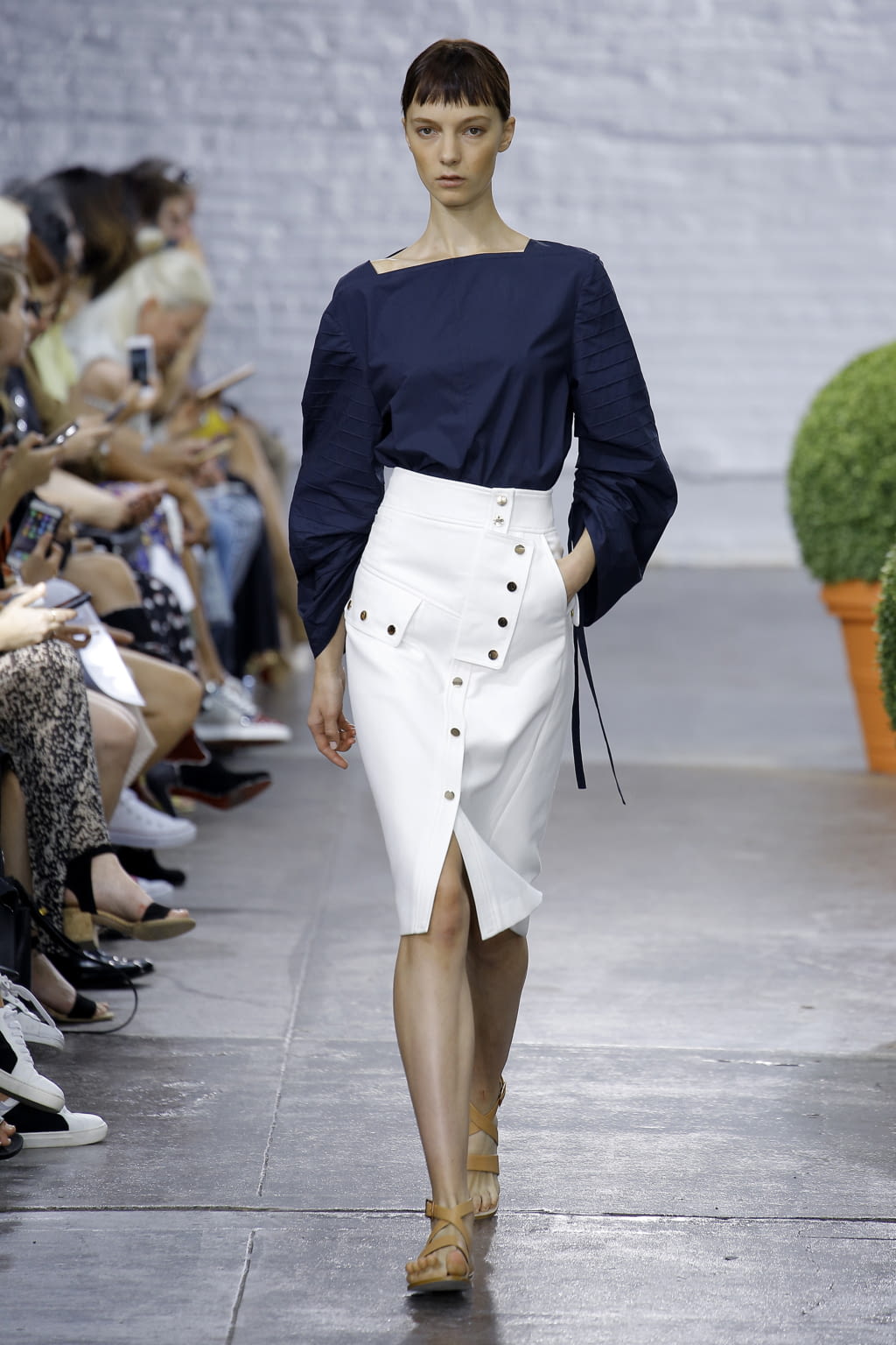 Fashion Week New York Spring/Summer 2017 look 2 de la collection Tibi womenswear