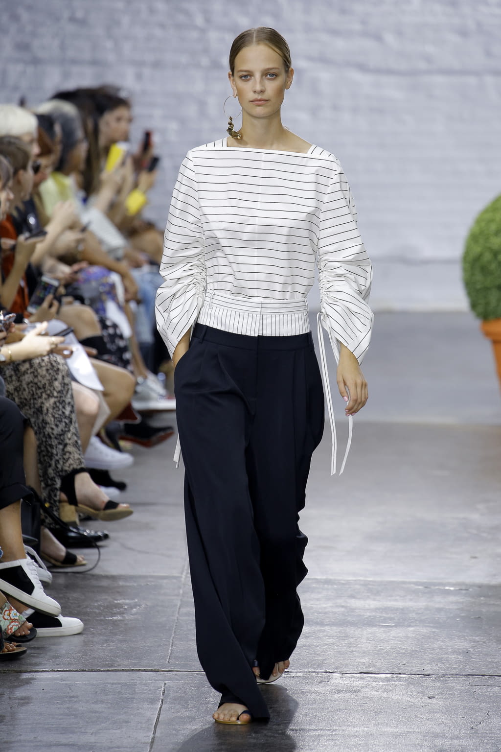 Fashion Week New York Spring/Summer 2017 look 3 de la collection Tibi womenswear