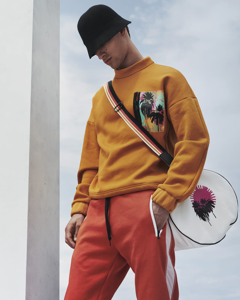 Fashion Week New York Resort 2019 look 23 from the Tomas Maier collection menswear