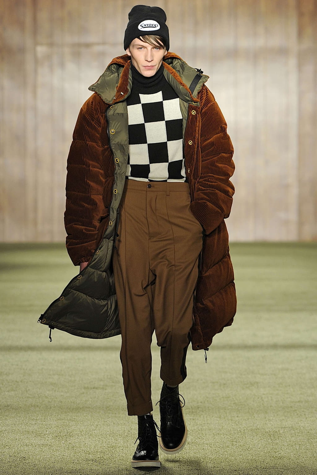 Fashion Week New York Fall/Winter 2019 look 1 from the Todd Snyder collection 男装