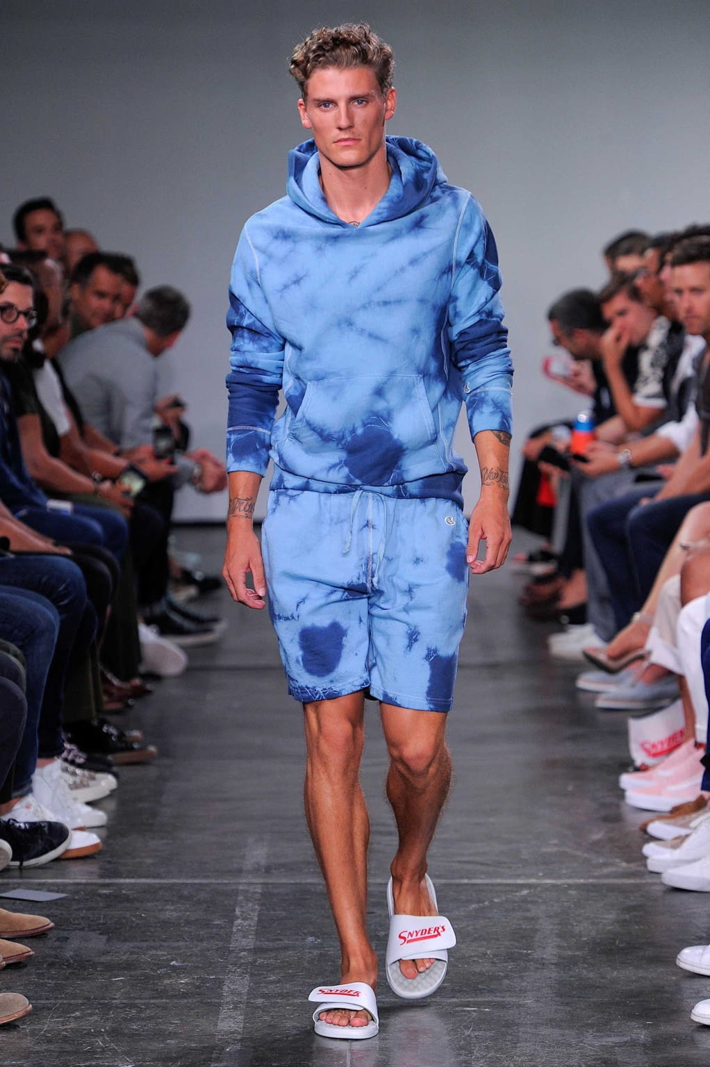 Fashion Week New York Spring/Summer 2019 look 33 from the Todd Snyder collection menswear