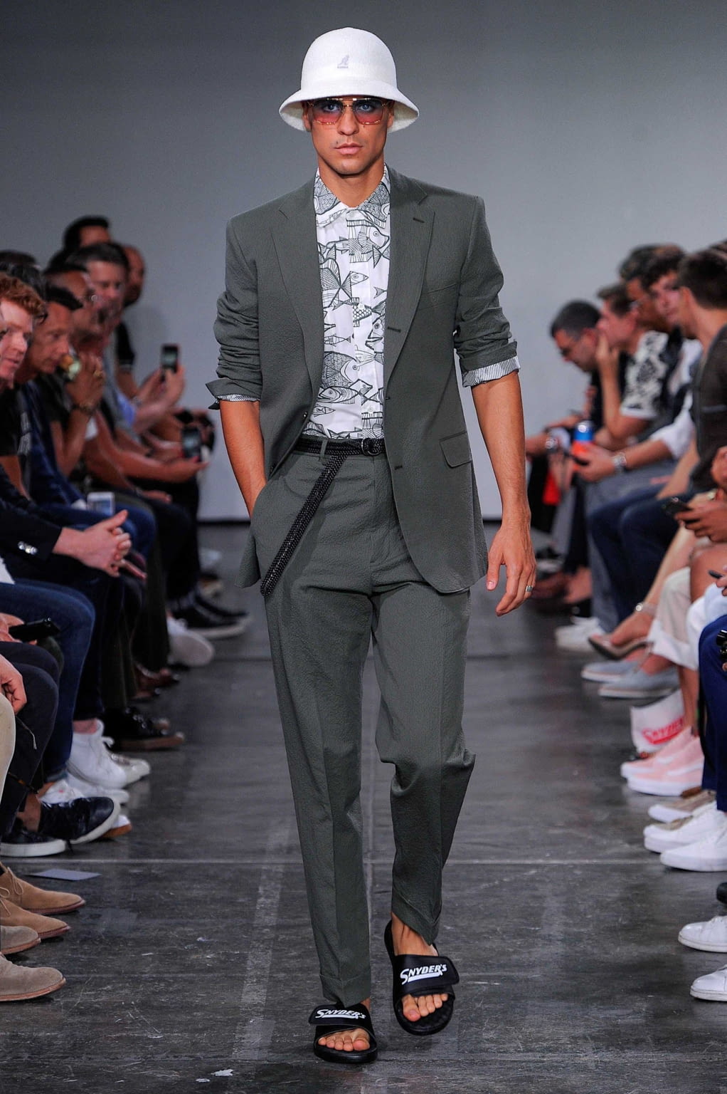 Fashion Week New York Spring/Summer 2019 look 42 from the Todd Snyder collection menswear