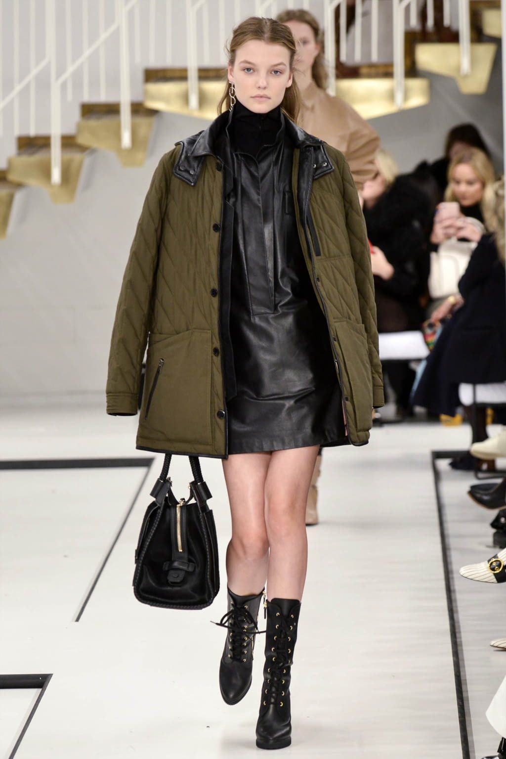 Fashion Week Milan Fall/Winter 2017 look 19 from the Tod's collection womenswear