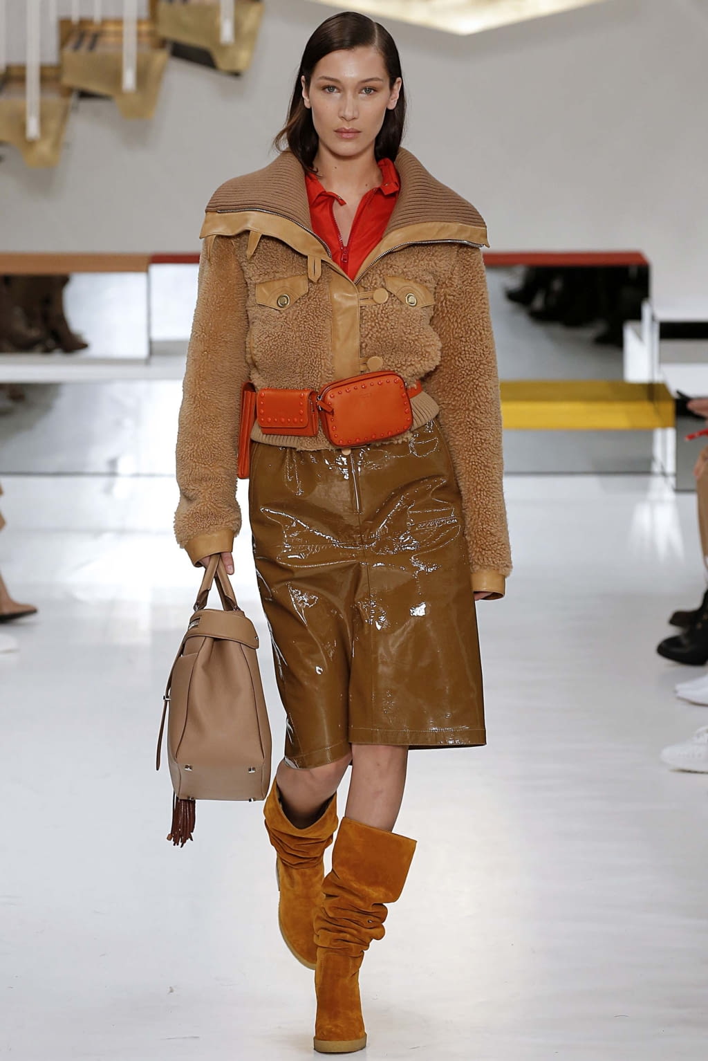 Fashion Week Milan Fall/Winter 2018 look 2 from the Tod's collection womenswear