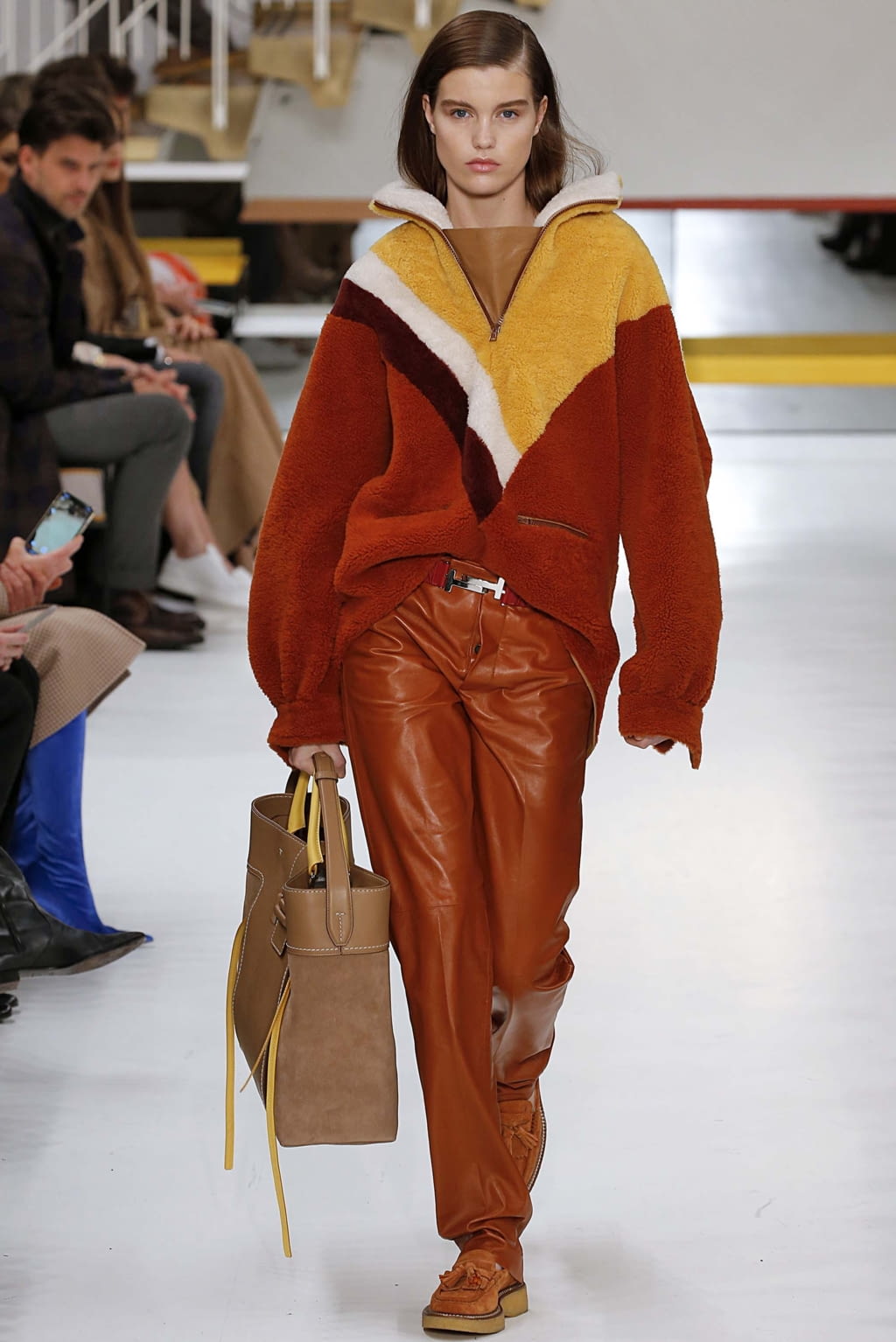 Fashion Week Milan Fall/Winter 2018 look 4 from the Tod's collection womenswear