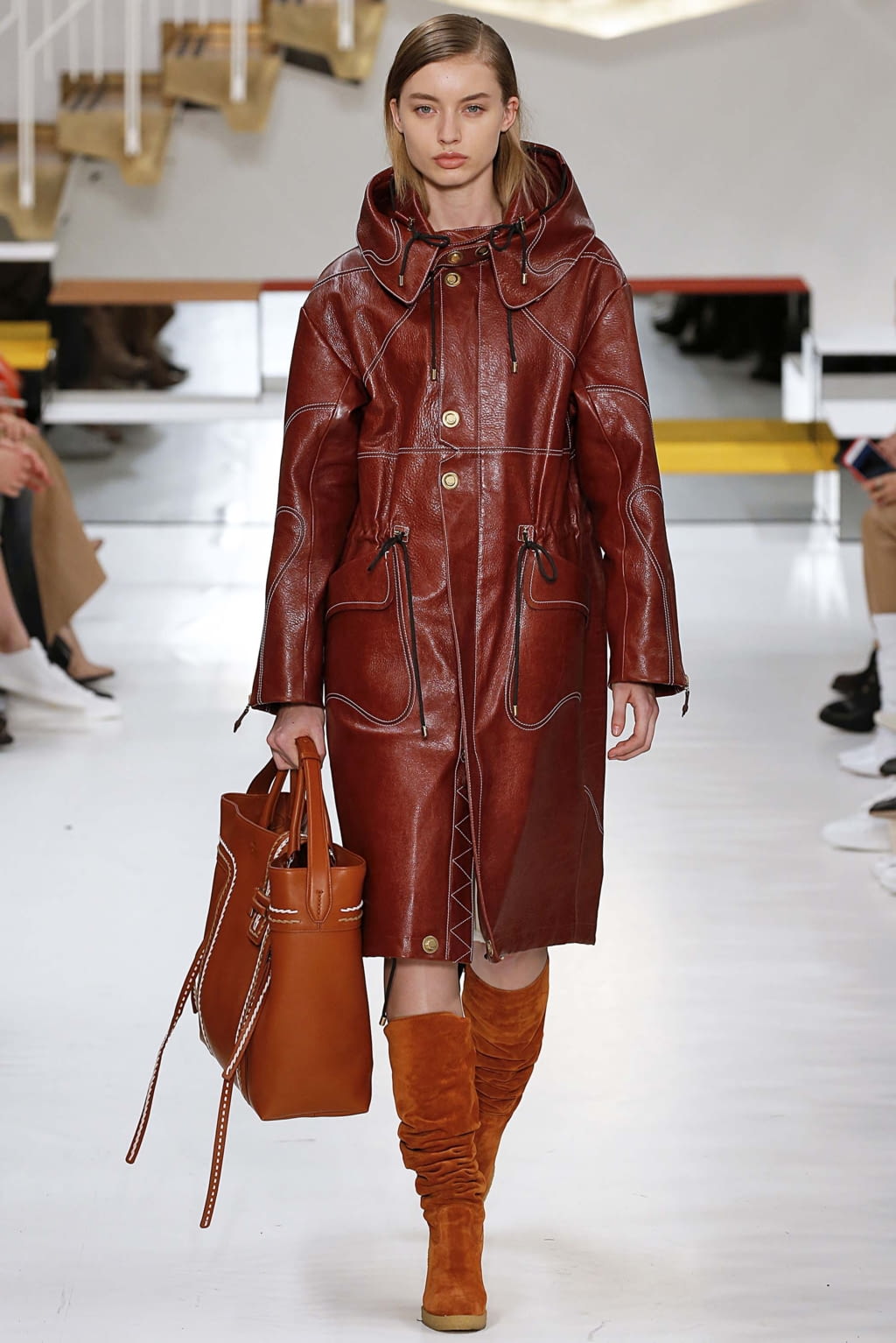 Fashion Week Milan Fall/Winter 2018 look 21 from the Tod's collection womenswear
