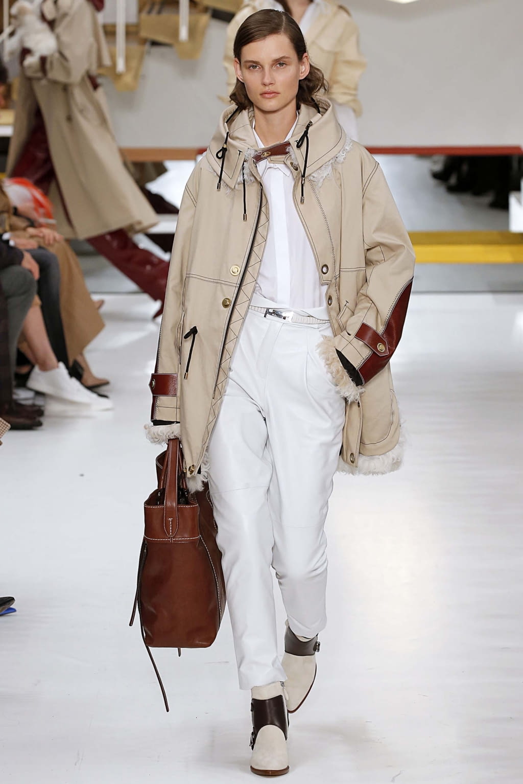 Fashion Week Milan Fall/Winter 2018 look 22 from the Tod's collection 女装