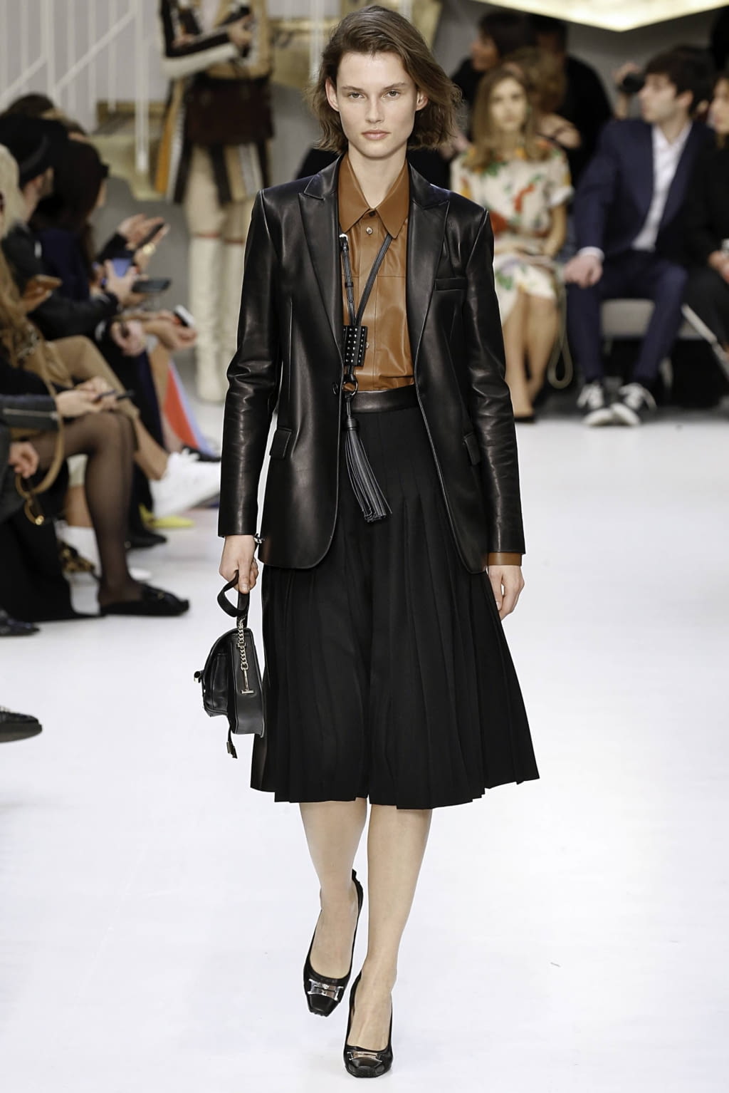 Fashion Week Milan Fall/Winter 2019 look 10 from the Tod's collection 女装