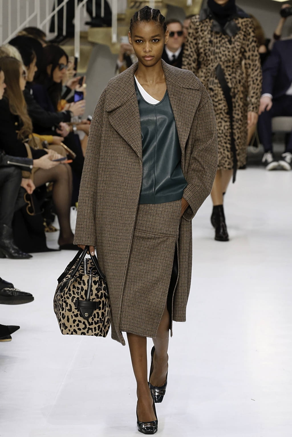 Fashion Week Milan Fall/Winter 2019 look 24 from the Tod's collection womenswear