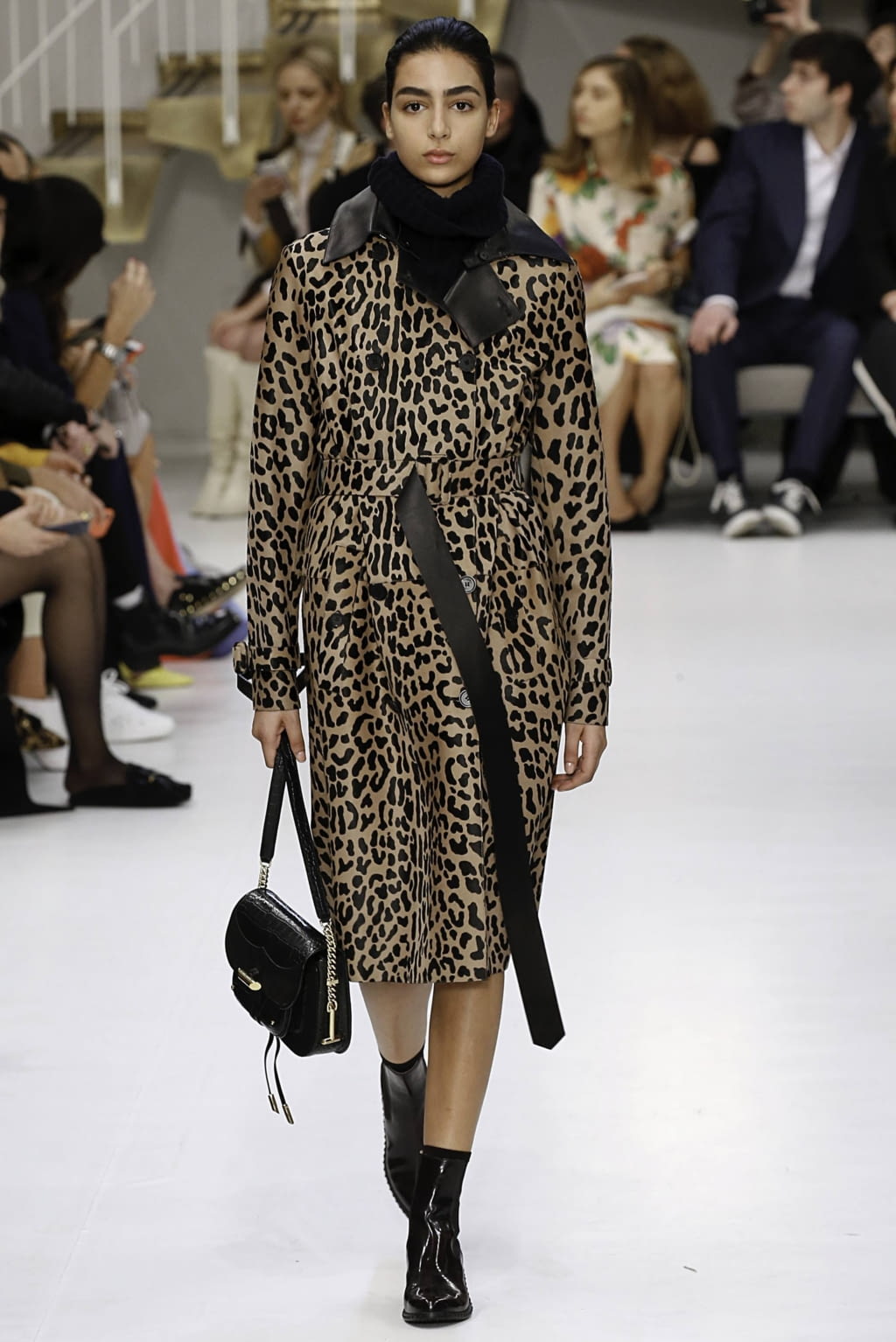Fashion Week Milan Fall/Winter 2019 look 27 from the Tod's collection 女装