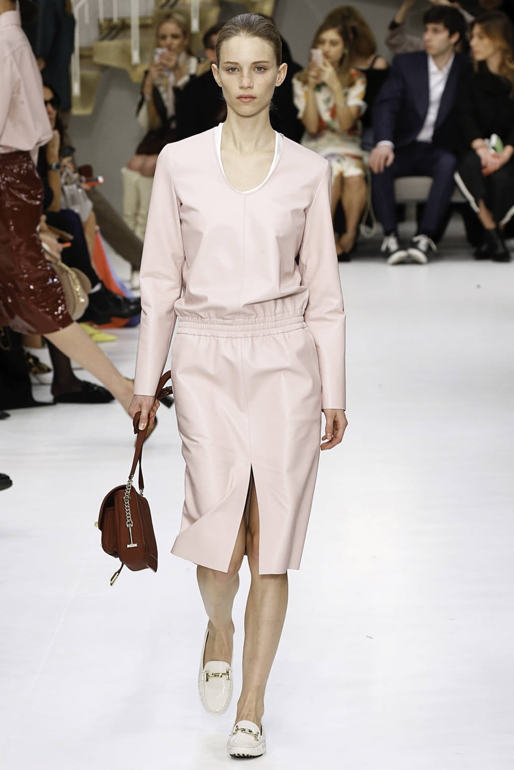 Fashion Week Milan Fall/Winter 2019 look 32 from the Tod's collection 女装