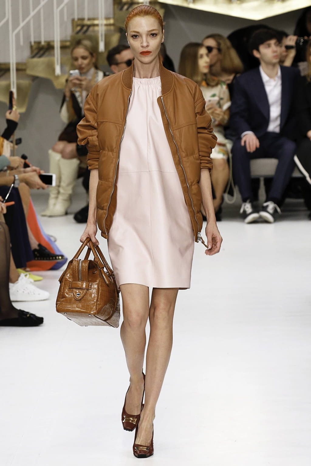 Fashion Week Milan Fall/Winter 2019 look 39 from the Tod's collection 女装