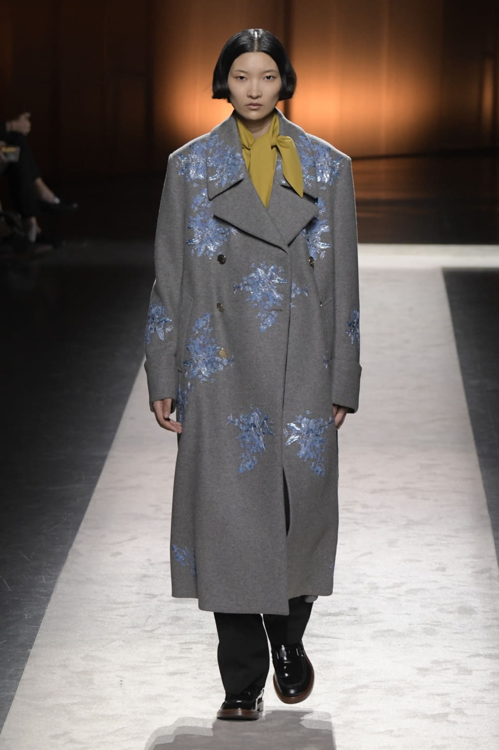 Fashion Week Milan Fall/Winter 2020 look 6 from the Tod's collection 女装