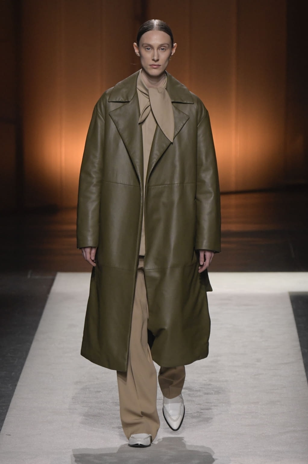 Fashion Week Milan Fall/Winter 2020 look 11 from the Tod's collection womenswear