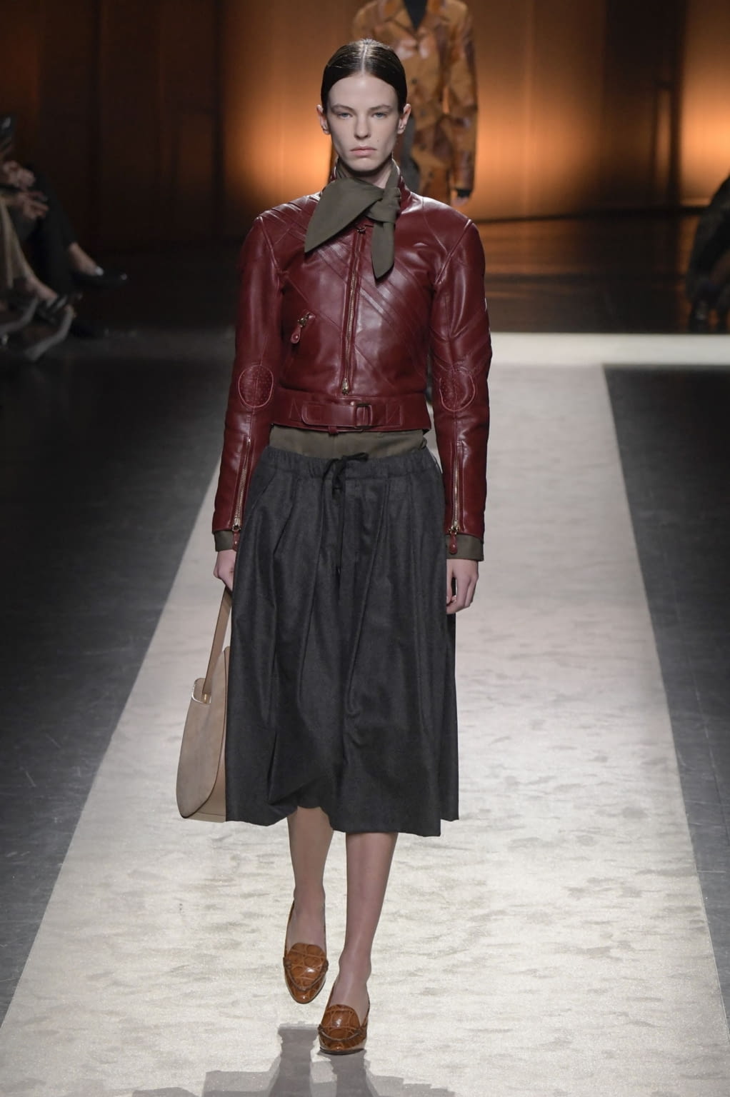 Fashion Week Milan Fall/Winter 2020 look 37 from the Tod's collection womenswear