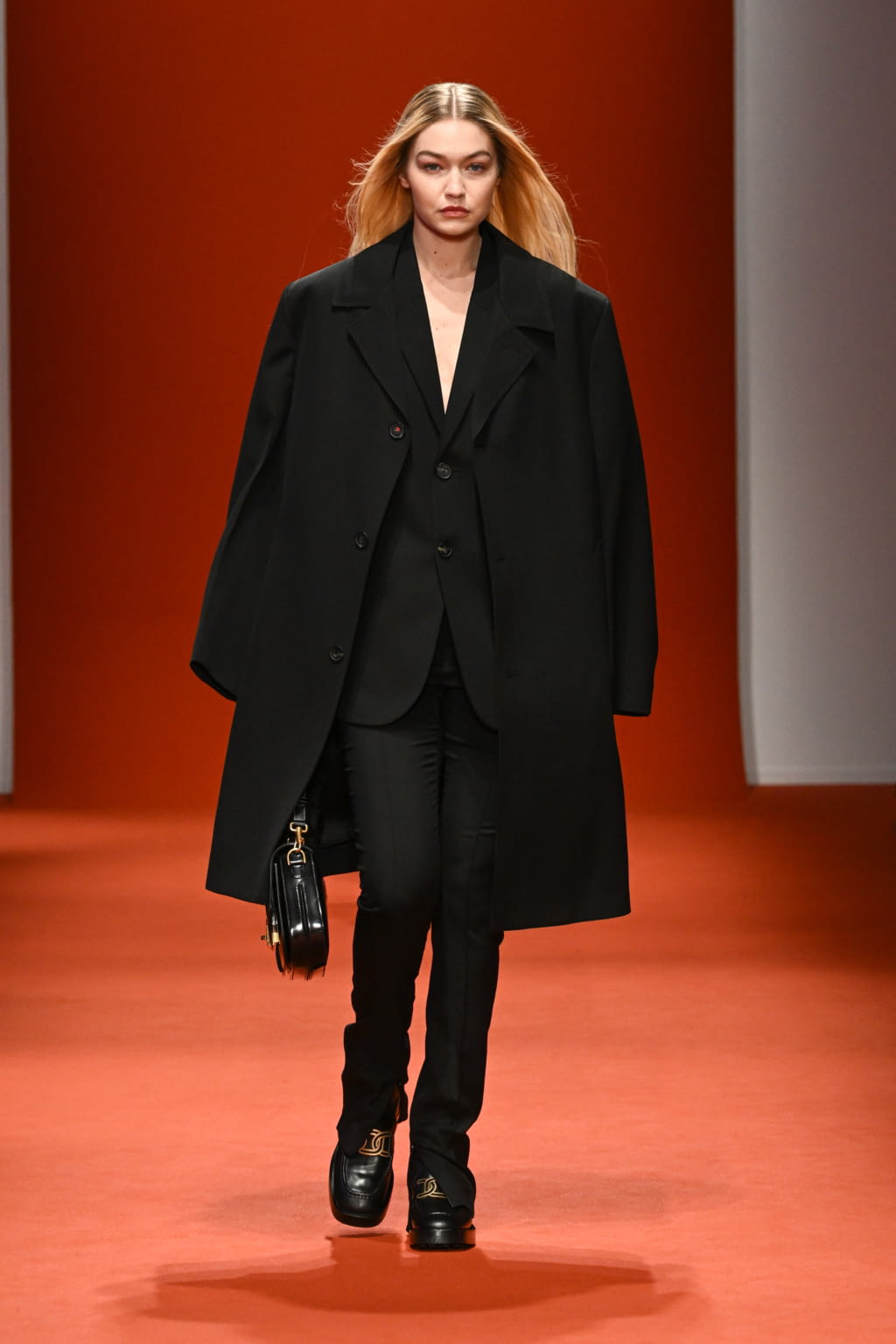 Fashion Week Milan Fall/Winter 2022 look 1 from the Tod's collection 女装