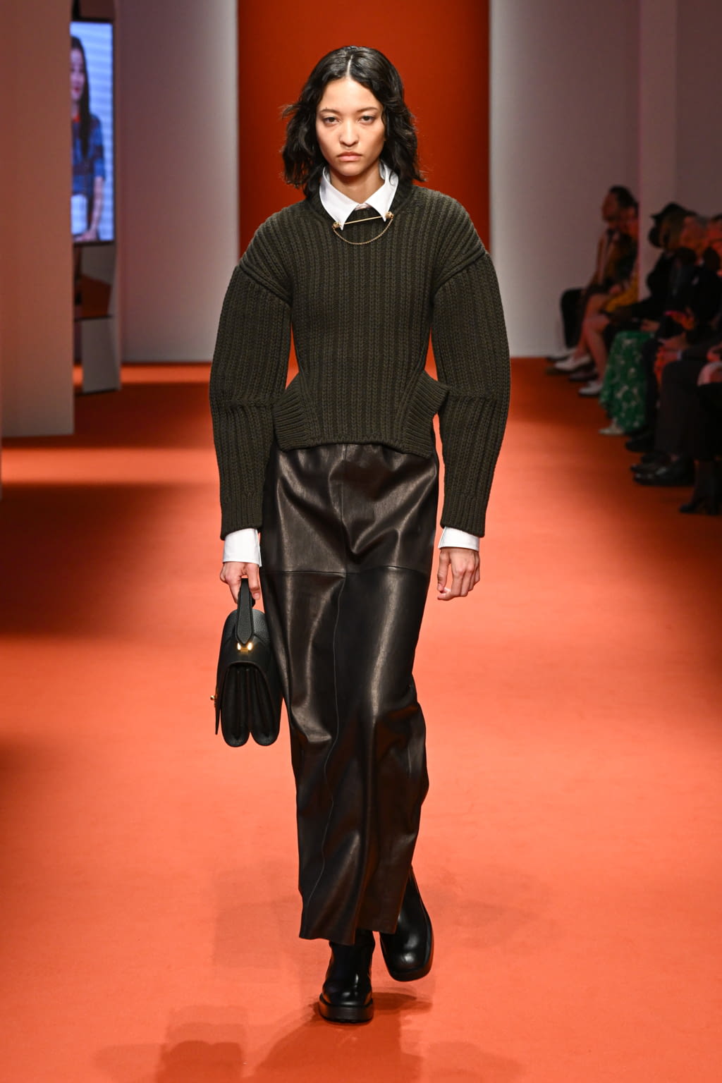 Fashion Week Milan Fall/Winter 2022 look 13 from the Tod's collection 女装