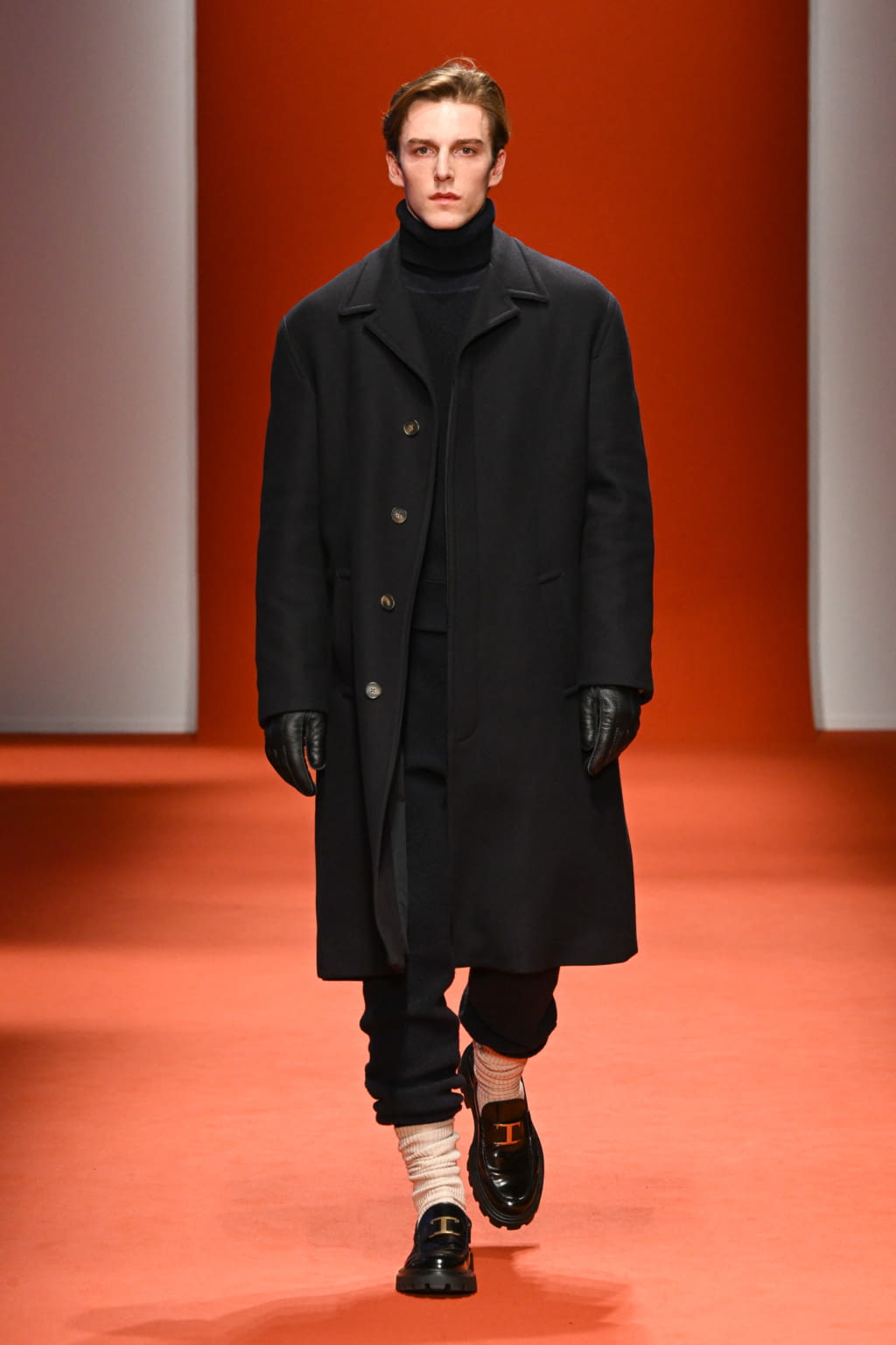 Fashion Week Milan Fall/Winter 2022 look 38 from the Tod's collection womenswear