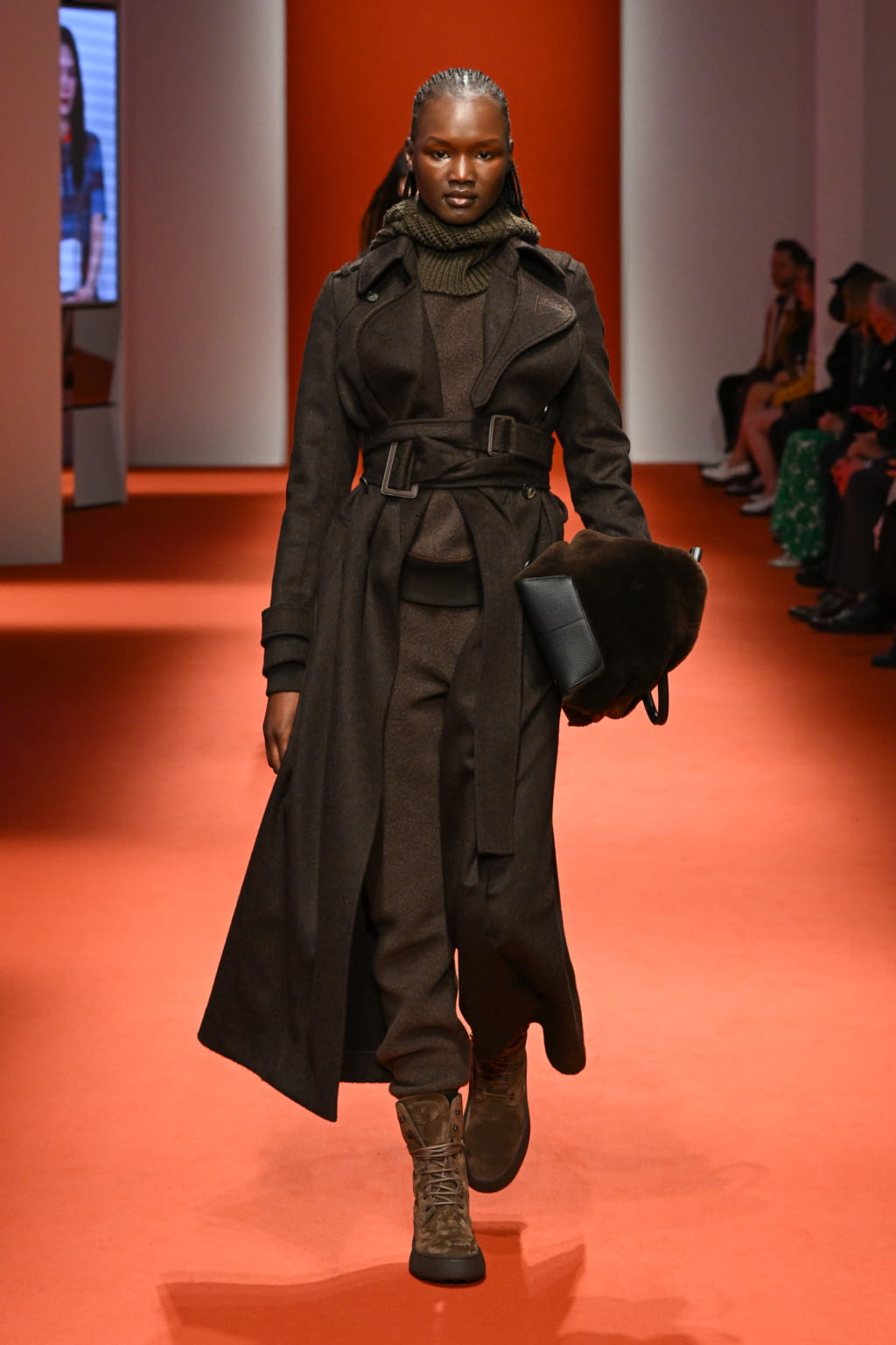 Fashion Week Milan Fall/Winter 2022 look 28 from the Tod's collection womenswear