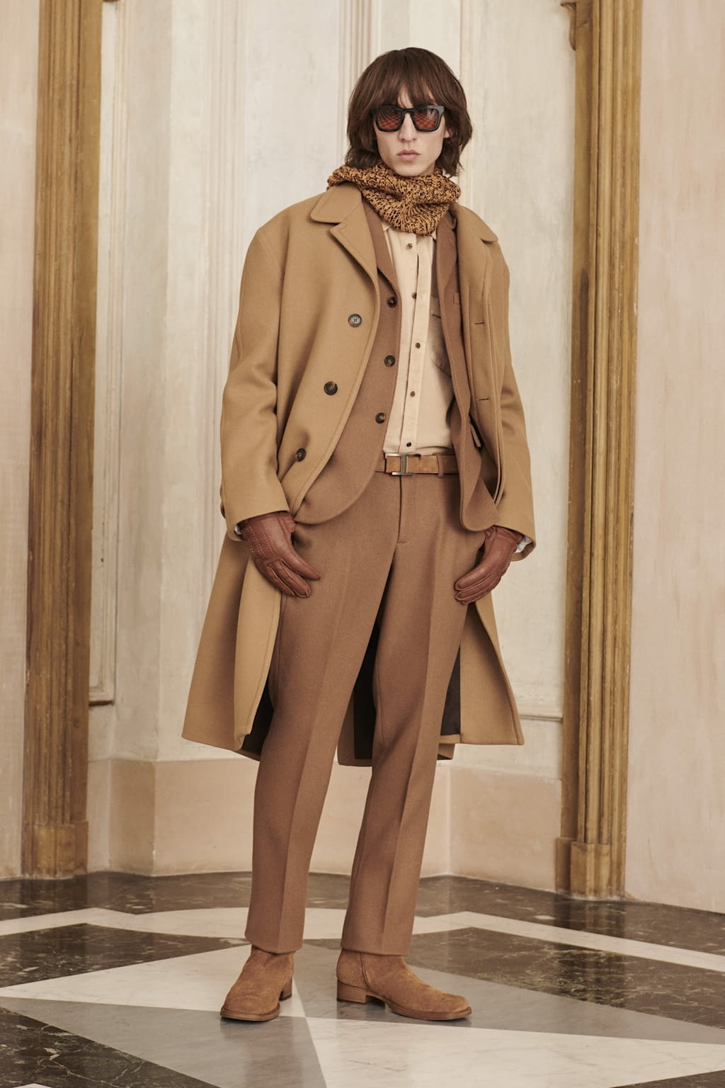 Fashion Week Milan Fall/Winter 2022 look 2 from the Tod's collection 男装