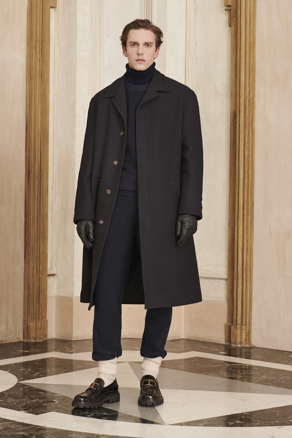 Fashion Week Milan Fall/Winter 2022 look 18 de la collection Tod's menswear