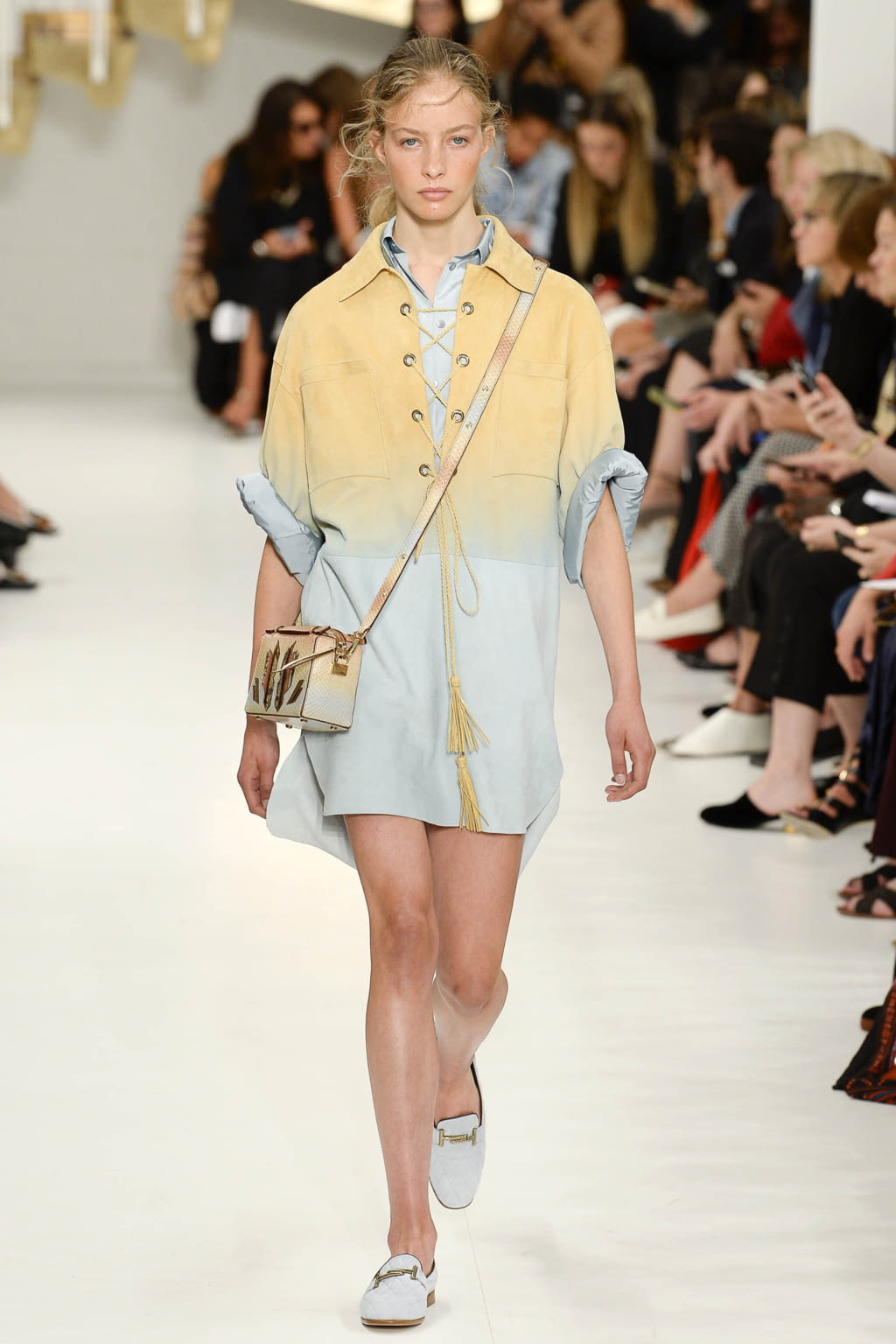 Fashion Week Milan Spring/Summer 2018 look 19 from the Tod's collection 女装