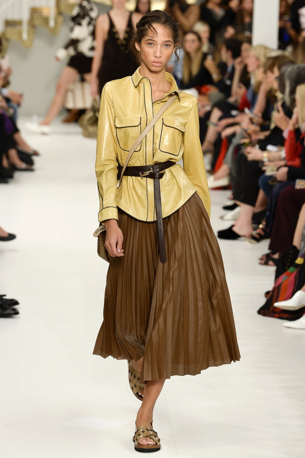 Fashion Week Milan Spring/Summer 2018 look 36 from the Tod's collection womenswear
