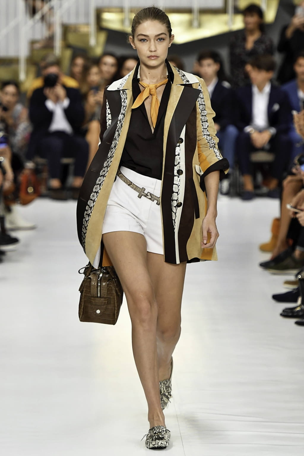 Fashion Week Milan Spring/Summer 2019 look 1 from the Tod's collection womenswear