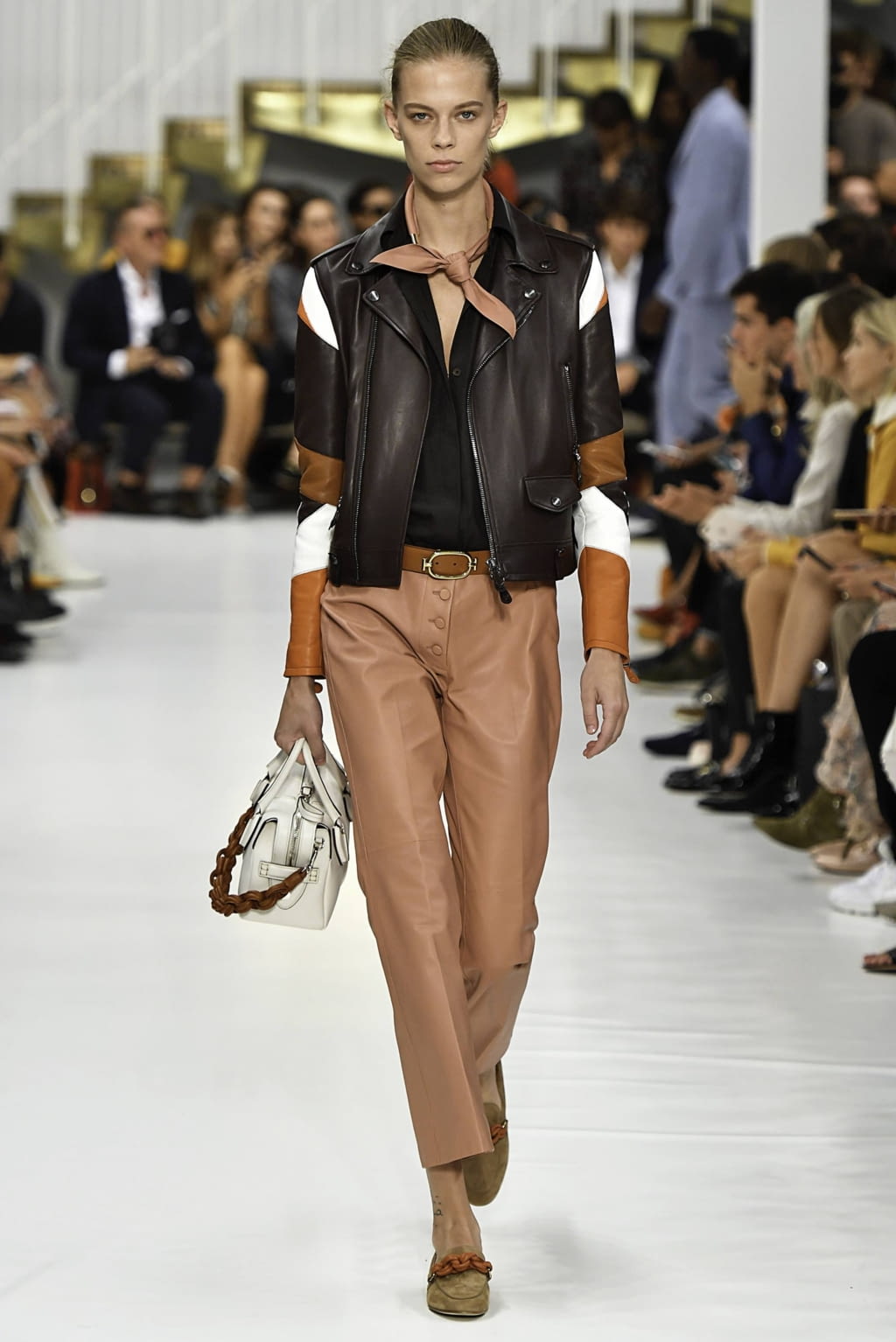 Fashion Week Milan Spring/Summer 2019 look 40 from the Tod's collection 女装