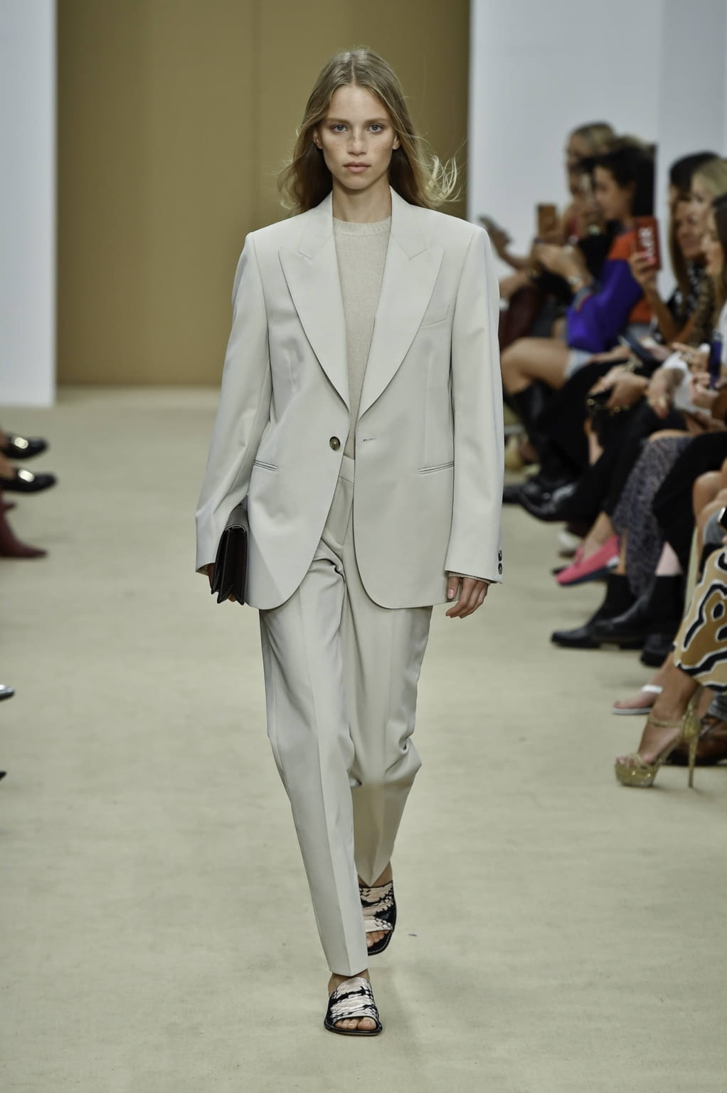 Fashion Week Milan Spring/Summer 2020 look 2 from the Tod's collection 女装